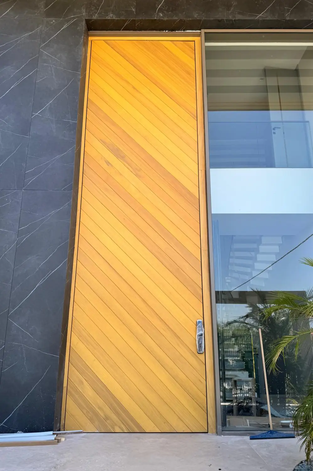 Pivot Steel Doors Vera Çelik Villa Kapısı Modeli